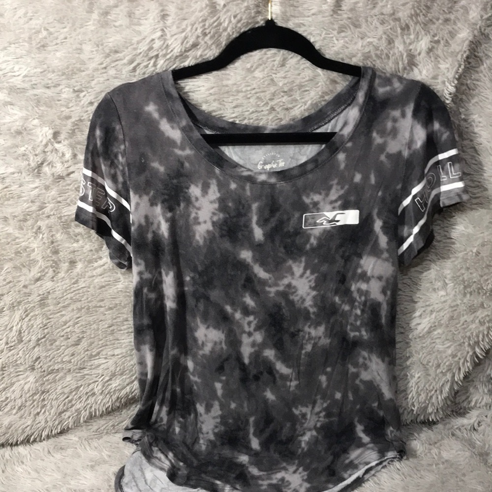 Hollister Graphic Tee